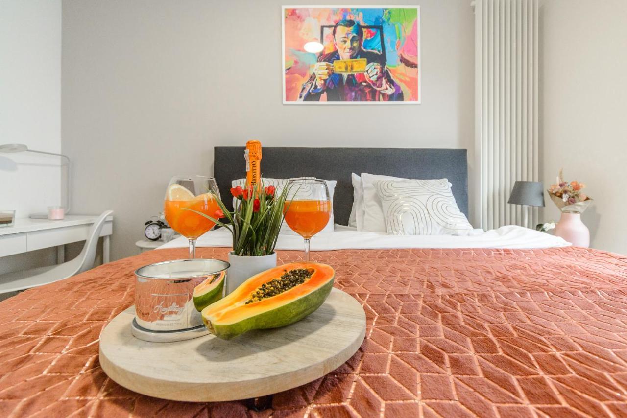 Luxury Apartment On Grzybowska Street Warschau Buitenkant foto